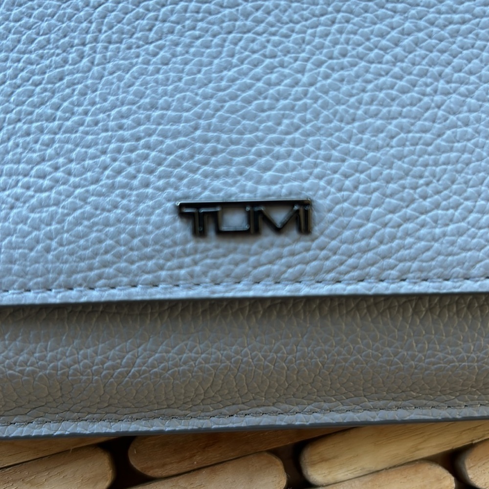NWT Tumi Belden Cross- body leather bag -SOLD OUT ONLINE - Picture 5 of 12